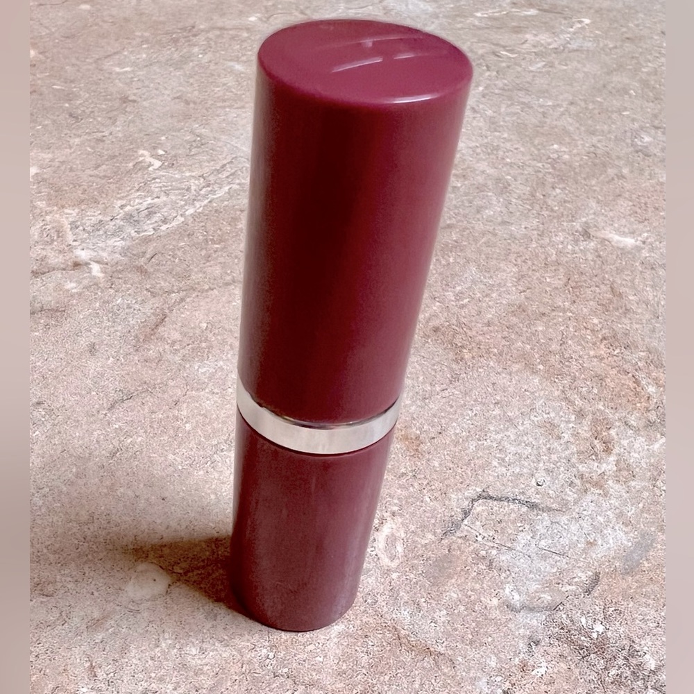 NEW! Clinique Lip Color + Primer Lipstick in the color Love Pop